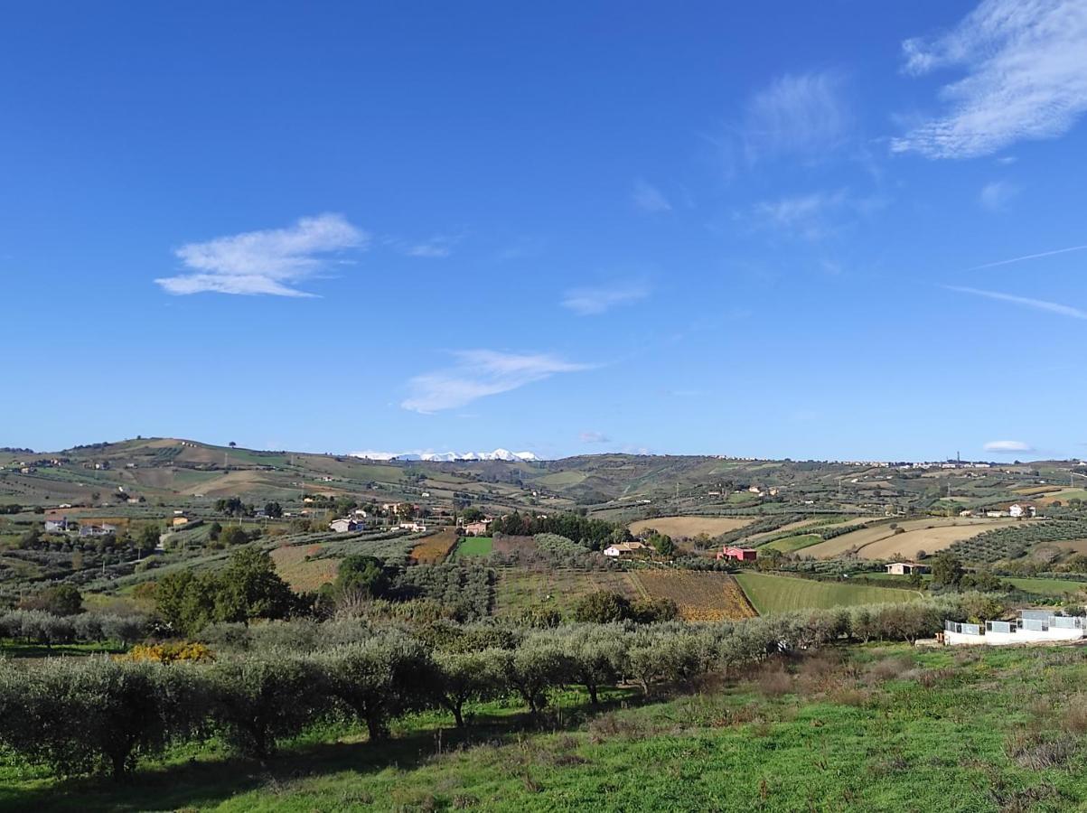 Colline Del Sole Bed and Breakfast San Salvo Buitenkant foto